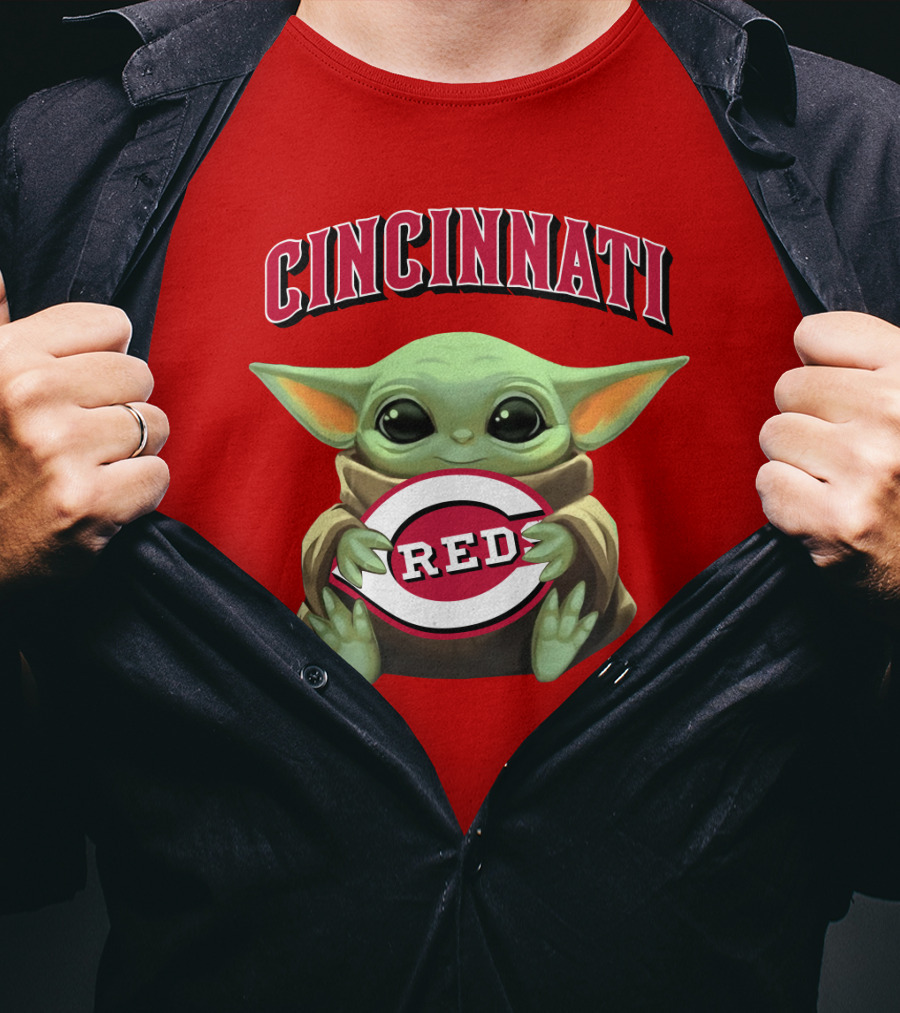 Cincinnati Reds Baby Yoda T-Shirt