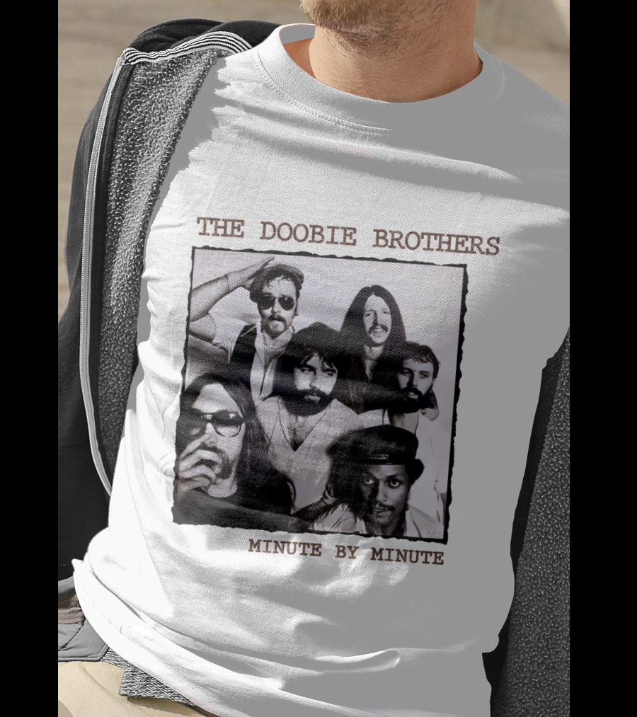 The Doobie Brothers Minute By Minute Band Photo T-Shirt