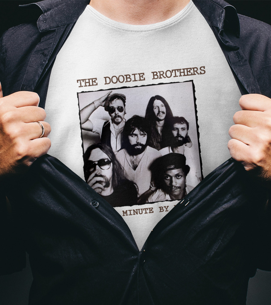 The Doobie Brothers Minute By Minute Band Photo T-Shirt