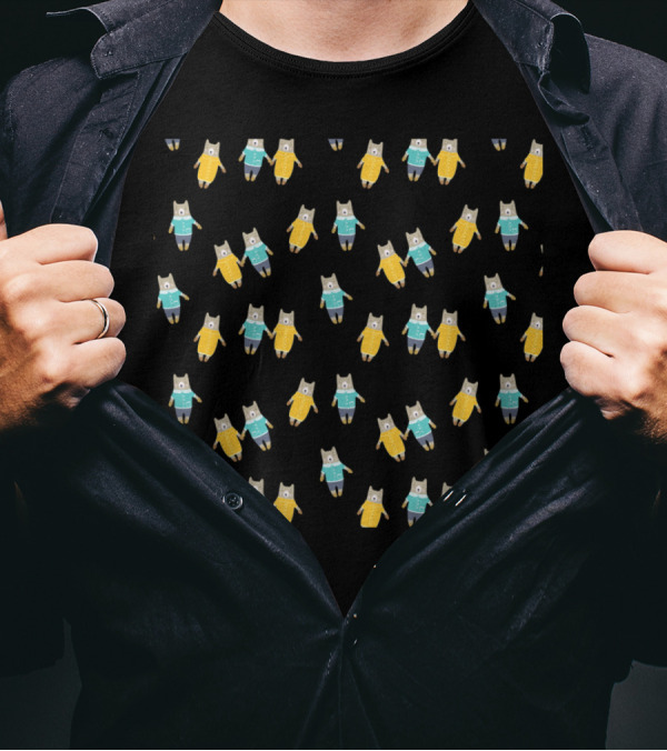 Cute Pair Of Happy Bears Pattern With Dotted Background T-Shirt