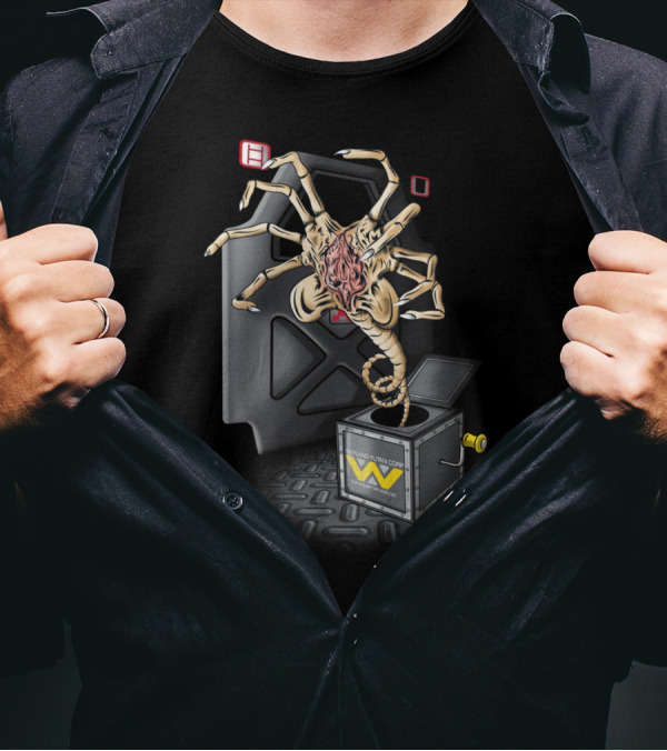 Weyland-Yutani Facehugger Surprise Box T-Shirt