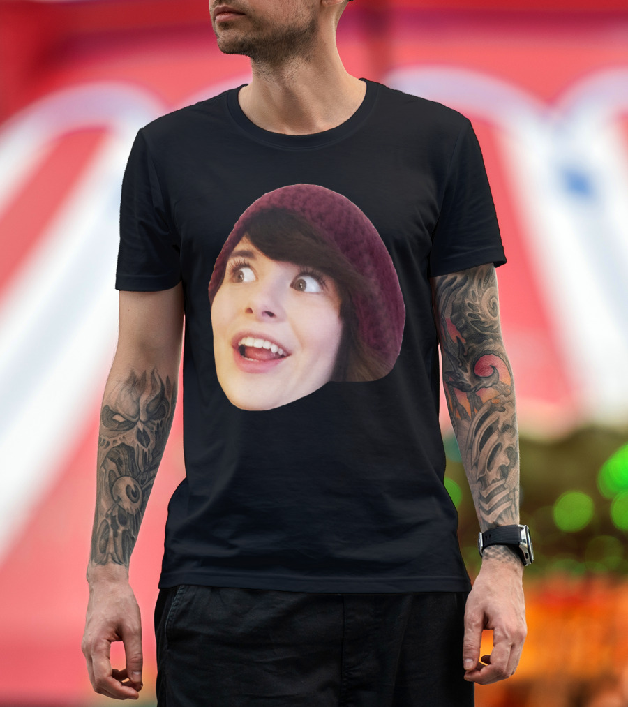 GubGer Wooly Beanie Enthusiast Surprised Face T-Shirt