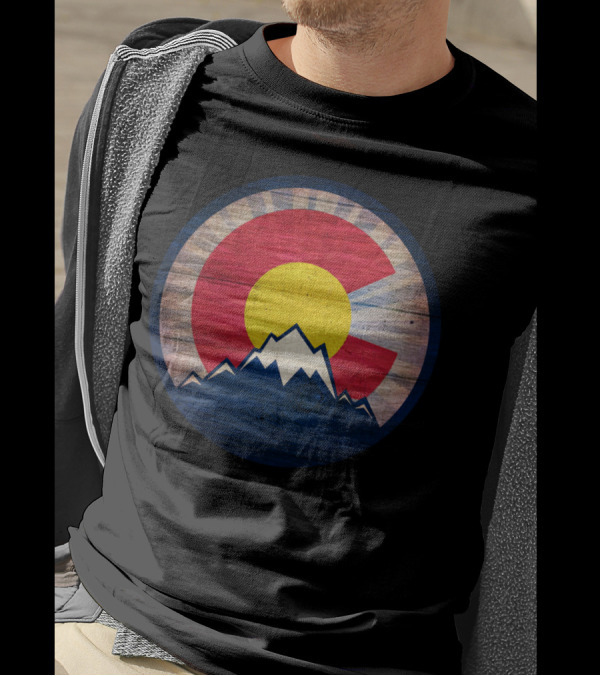 Colorado Flag Rustic Wood Mountain Circle T-Shirt