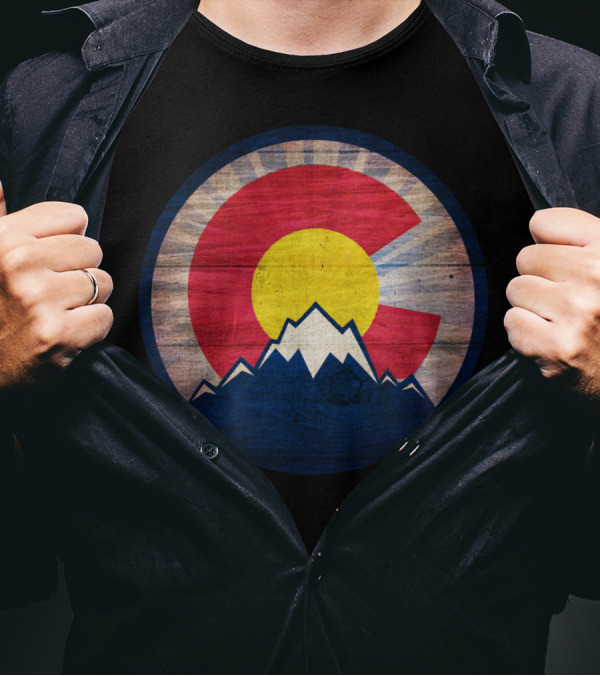Colorado Flag Rustic Wood Mountain Circle T-Shirt