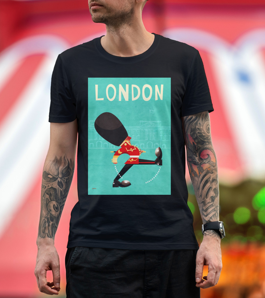 London Guardsman Icon with Buckingham Palace Background T-Shirt