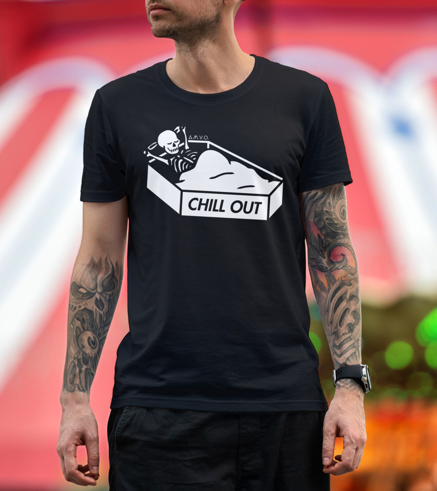 CHILL OUT Skeleton Relaxing in Coffin AMVO T-Shirt