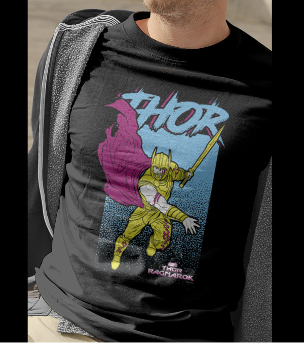 Thor Marvel Ragnarok Retro Comic Style Warrior With Sword And Cape T-Shirt
