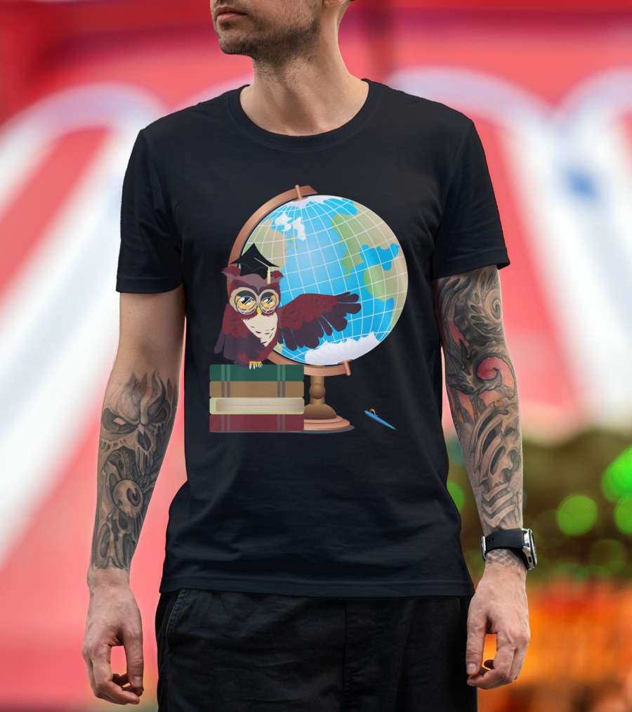 Owl Perched on Books with Mortarboard and Globe T-Shirt