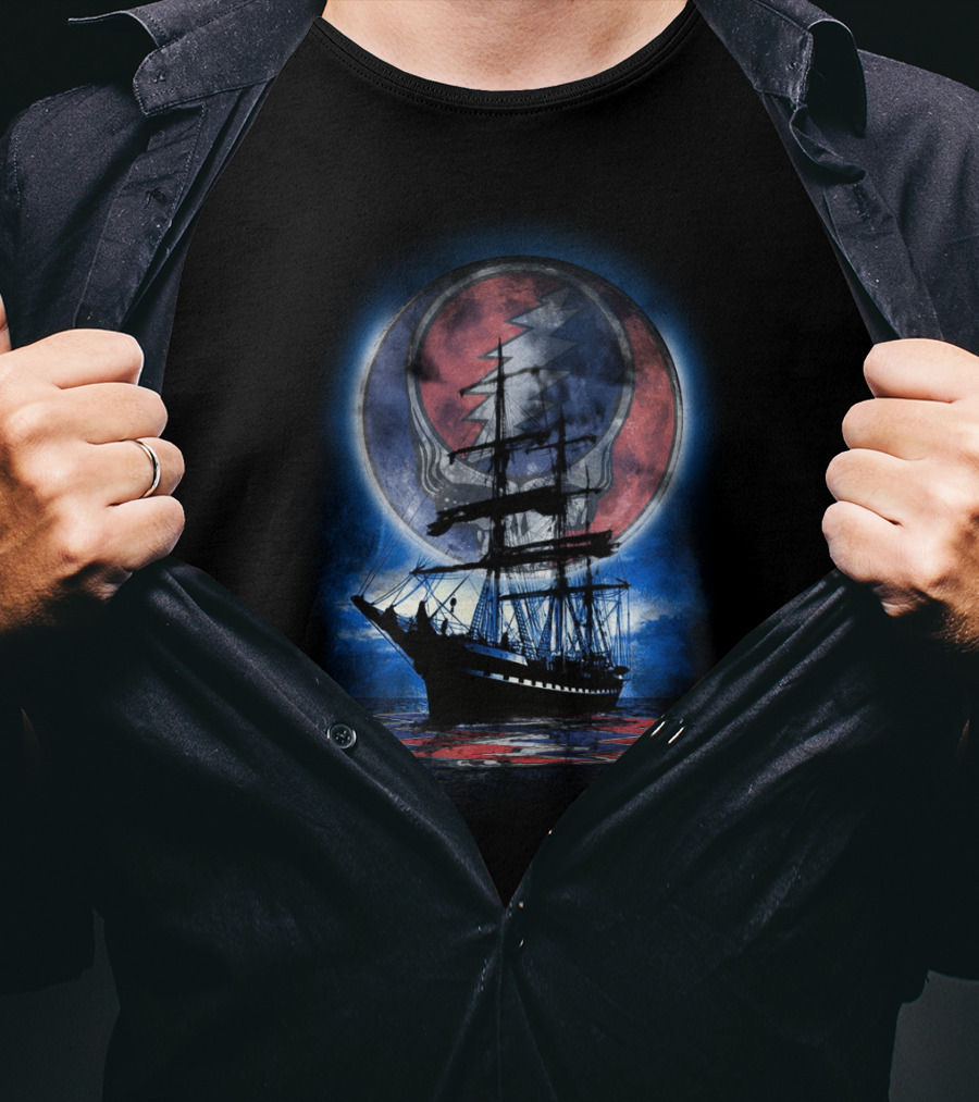 Grateful Dead Ship Of Fools Skull And Lightning Moon Ocean Scene T-Shirt