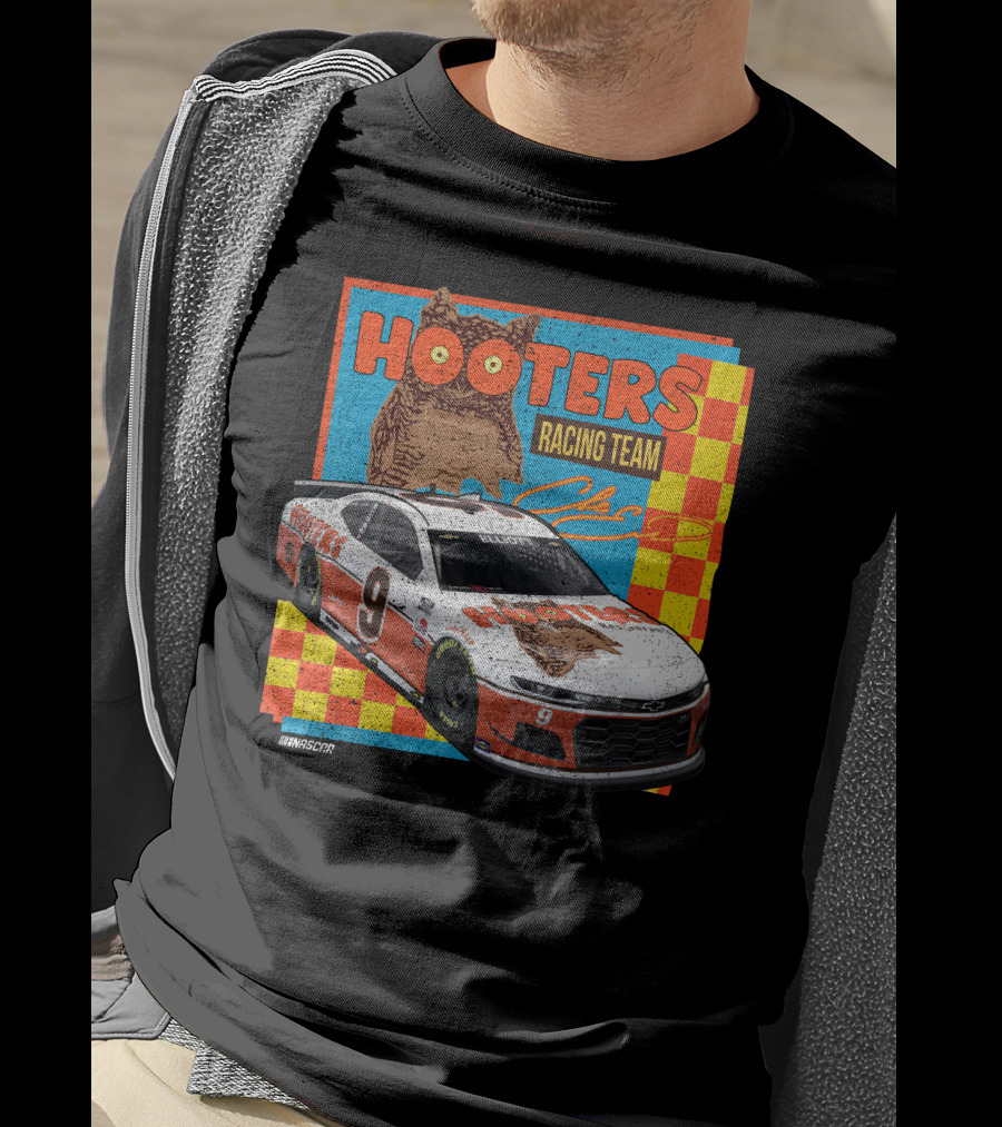Hooters Racing Team NASCAR Car CE06 T-Shirt
