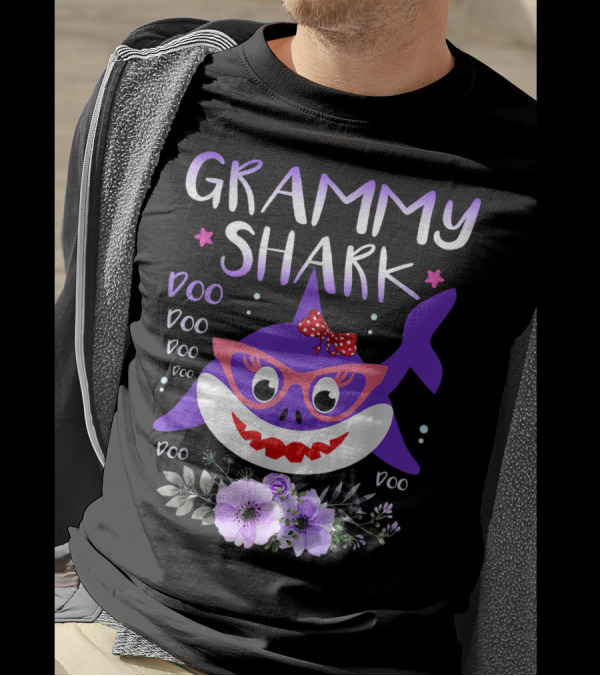 GRAMMY SHARK DOO DOO PURPLE SHARK WITH GLASSES AND FLOWERS T-Shirt