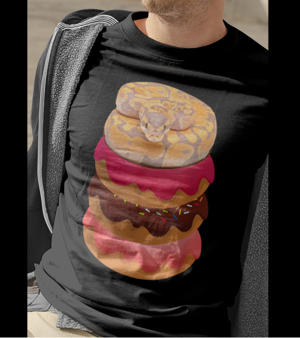 UNIQUE FUNNY BALL PYTHON SNAKES LOVE DONUTS STACKED SWEET TREAT T-Shirt