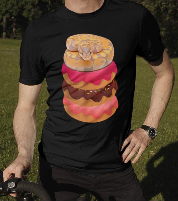 UNIQUE FUNNY BALL PYTHON SNAKES LOVE DONUTS STACKED SWEET TREAT T-Shirt