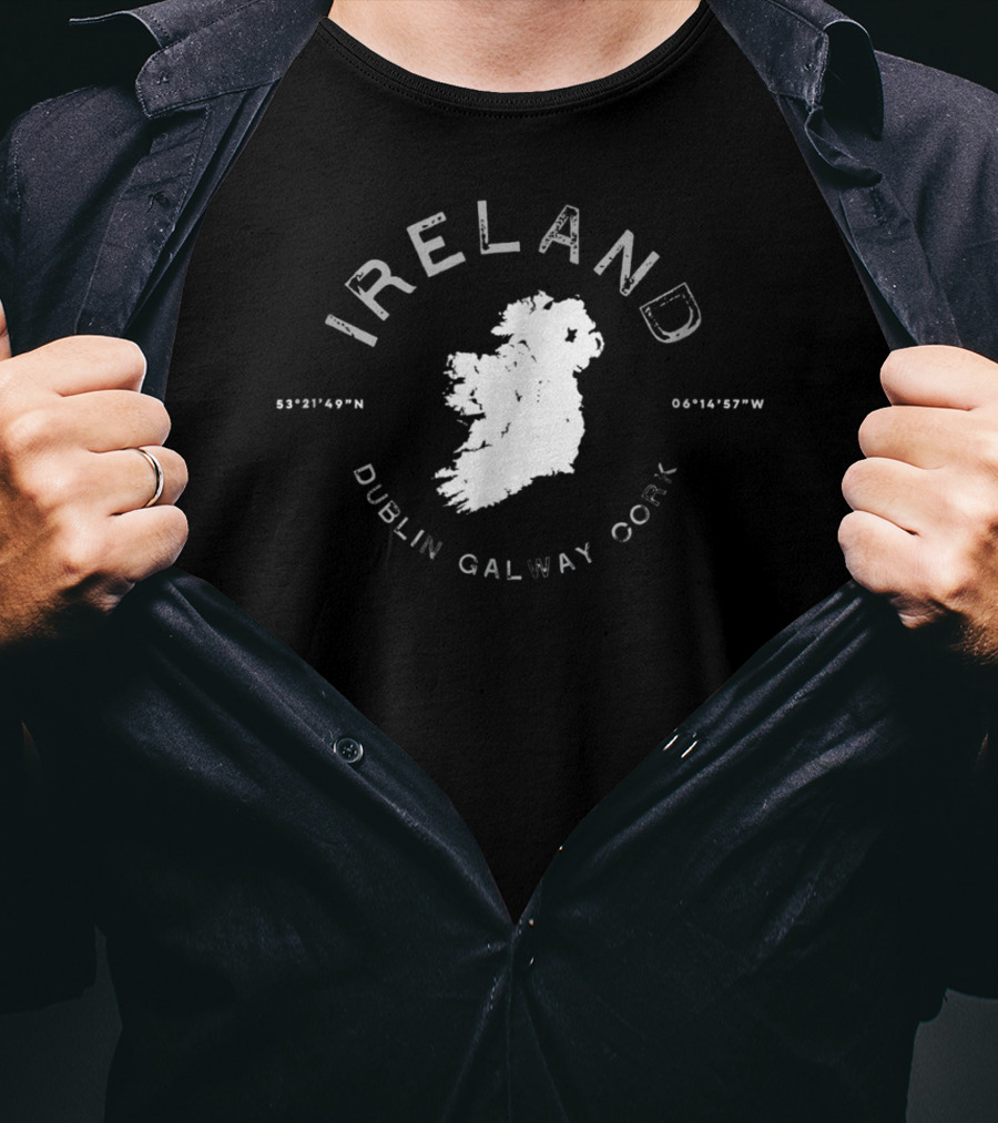 IRELAND Map Dublin Galway Cork 53°21'49N 06°14'57W T-Shirt