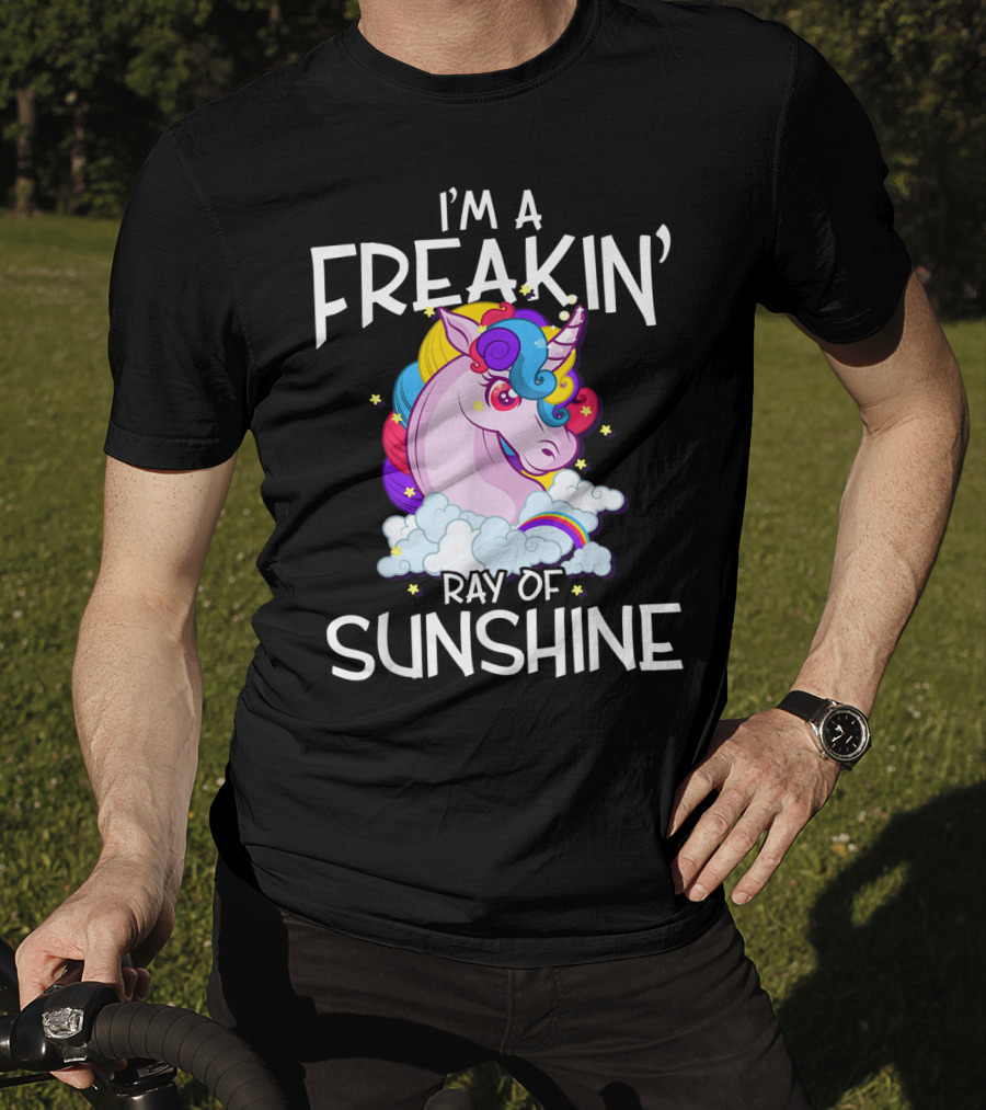I'm A Freakin' Ray Of Sunshine Rainbow Unicorn Vintage 1970s 1980s T-Shirt