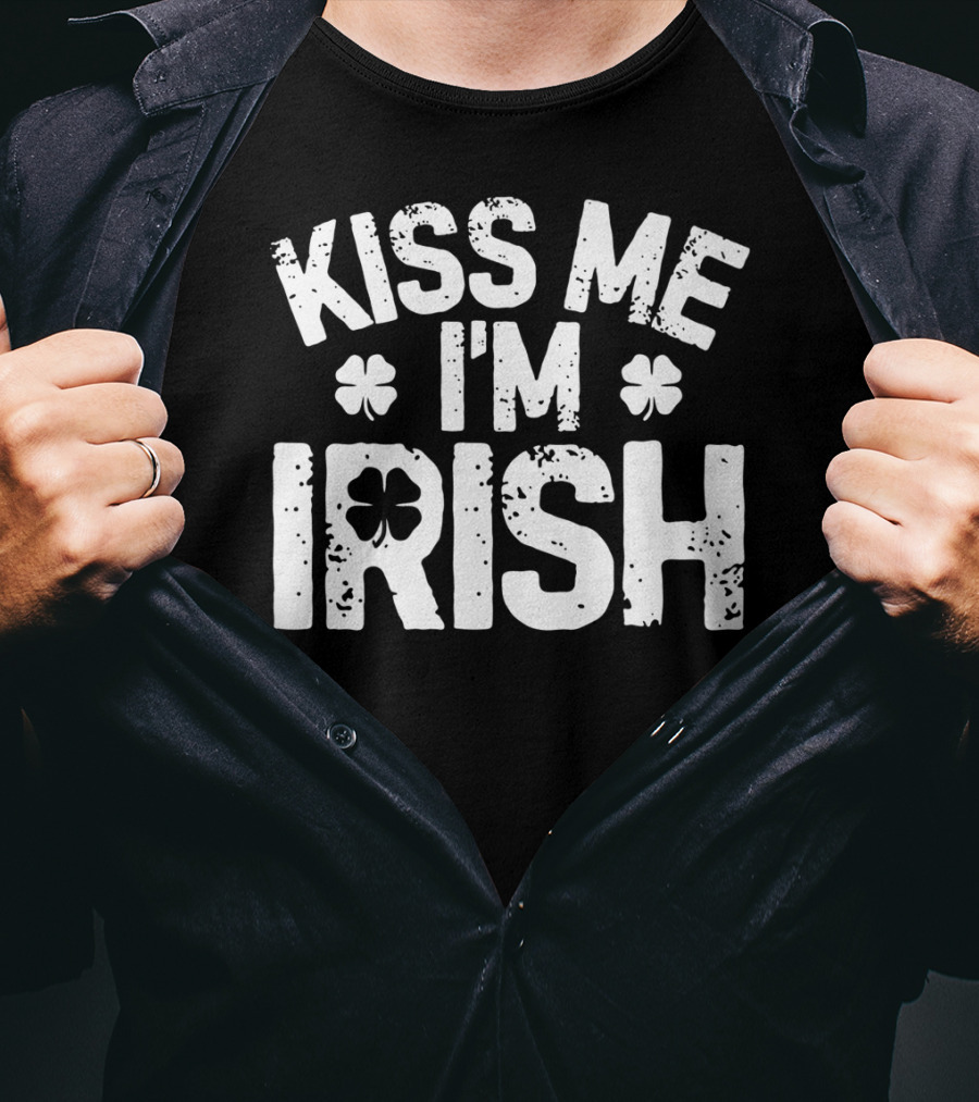 Kiss Me I'm Irish Shamrock St Patricks Day T-Shirt