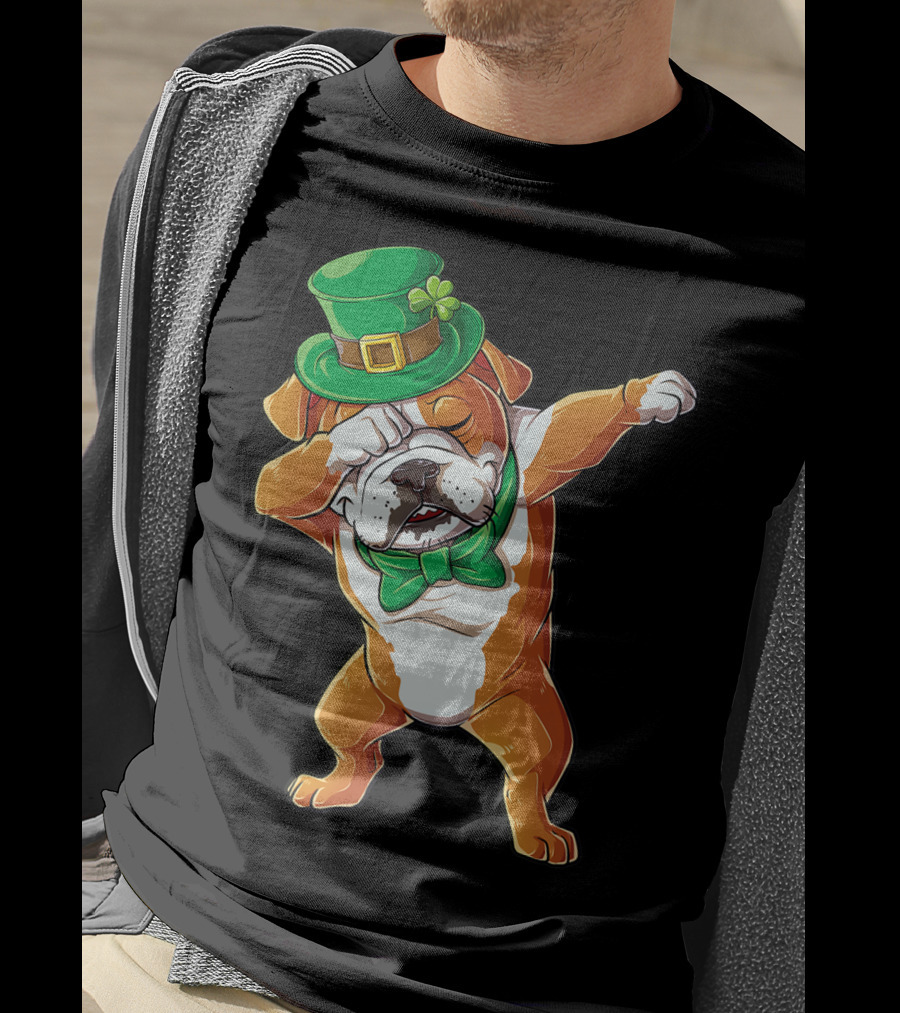 Dabbing English Bulldog St Patricks Day Leprechaun Hat Bow Tie T-Shirt