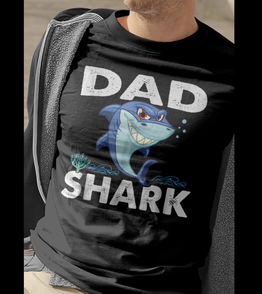 Dad Shark Awesome Funny Family Shark Fierce Cartoon T-Shirt
