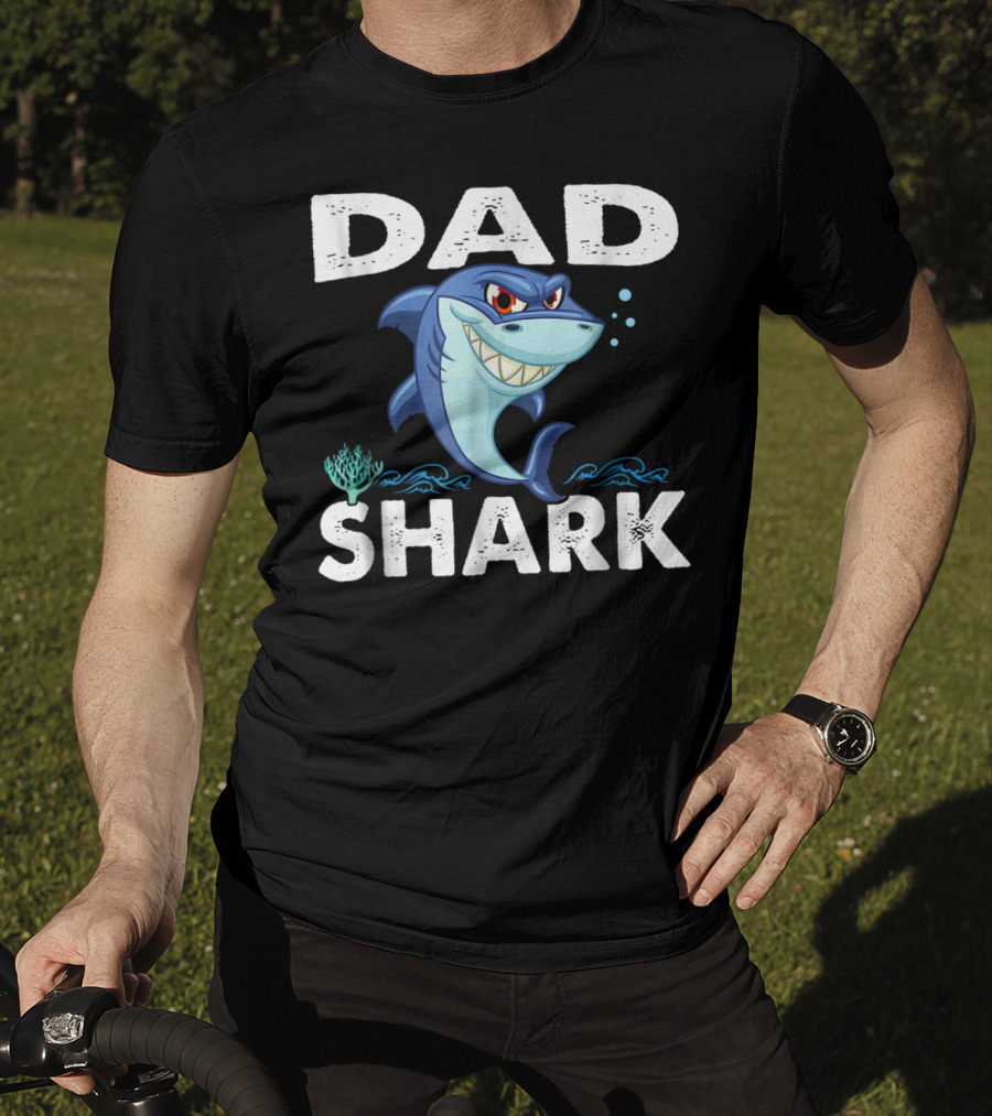 Dad Shark Awesome Funny Family Shark Fierce Cartoon T-Shirt