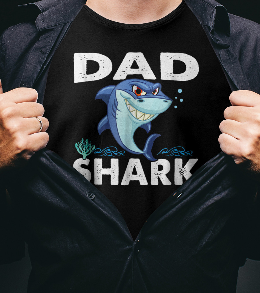 Dad Shark Awesome Funny Family Shark Fierce Cartoon T-Shirt
