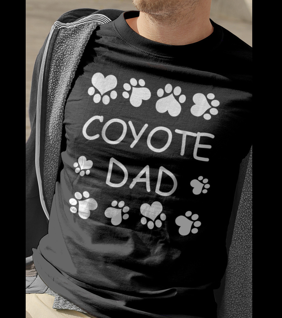 Coyote Dad Paw Print Lovers Christmas Birthday T-Shirt