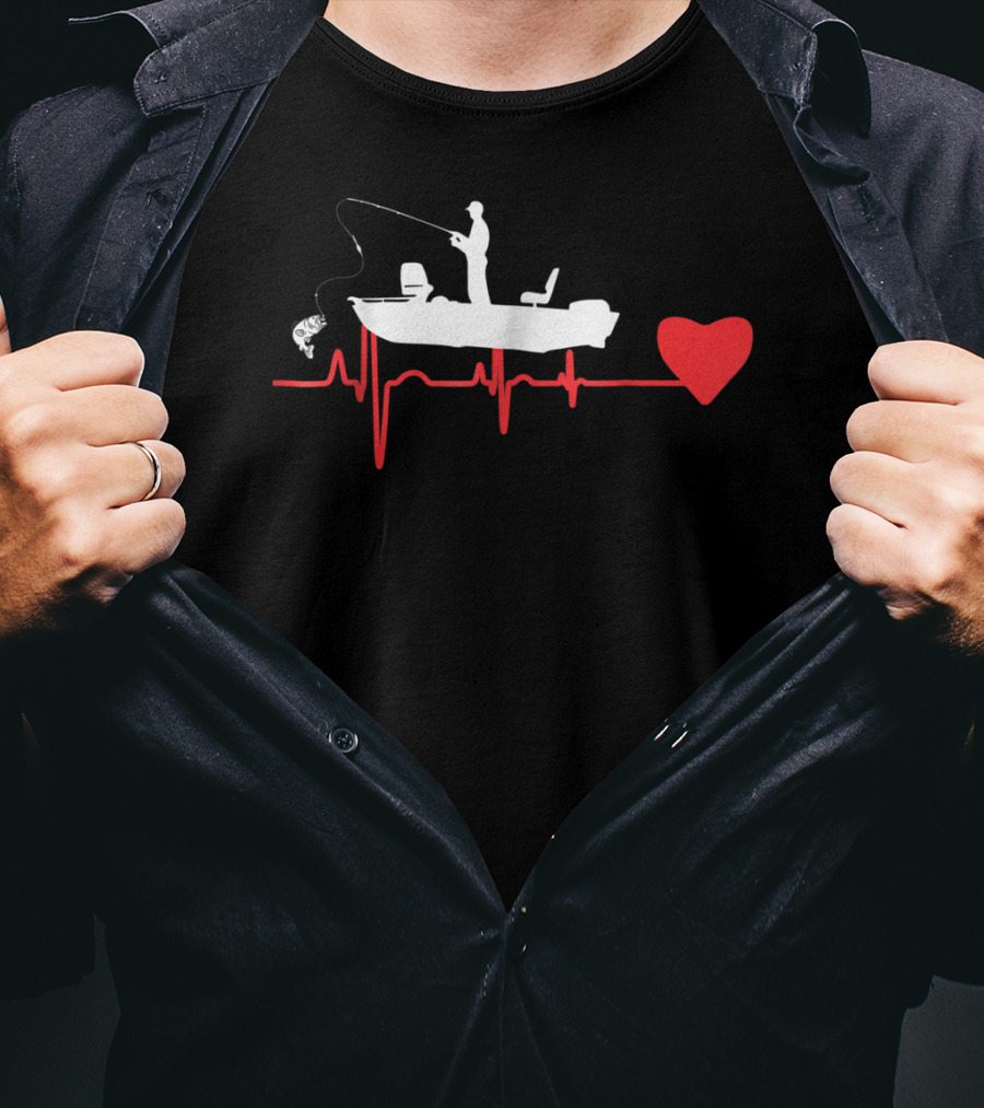 Awesome Fishing Heartbeat For Fishing Dad In A Boat With Red Heart T-Shirt