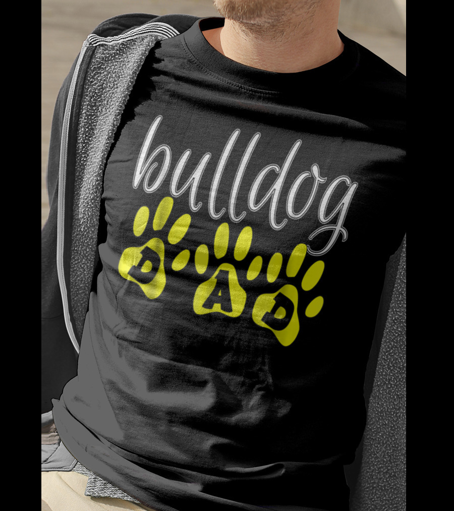 Bulldog Dad Paw Print Cute Puppy Lover T-Shirt