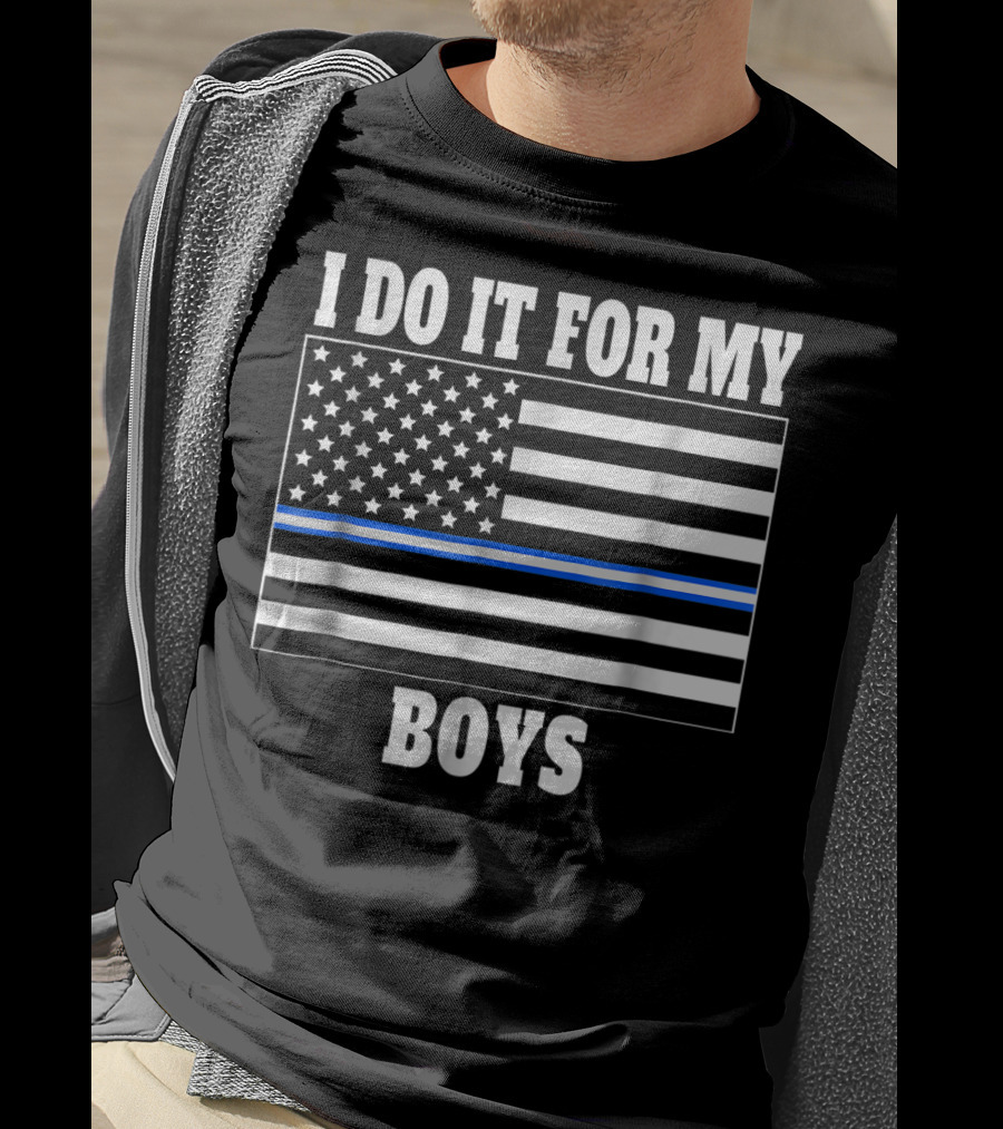 Cool EMT Dad EMT Mom Thin White Line I Do It For My Boys Flag T-Shirt