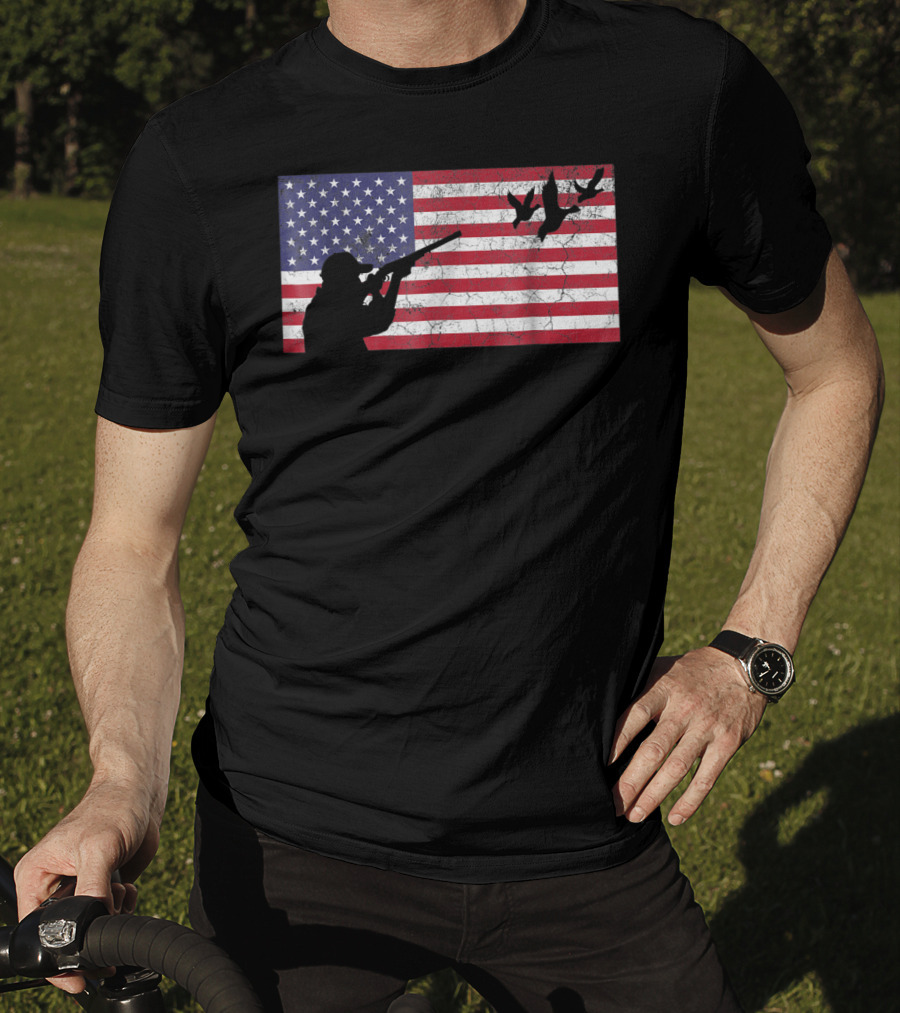 American Flag Goose Hunter Dad Silhouette With Flying Geese T-Shirt