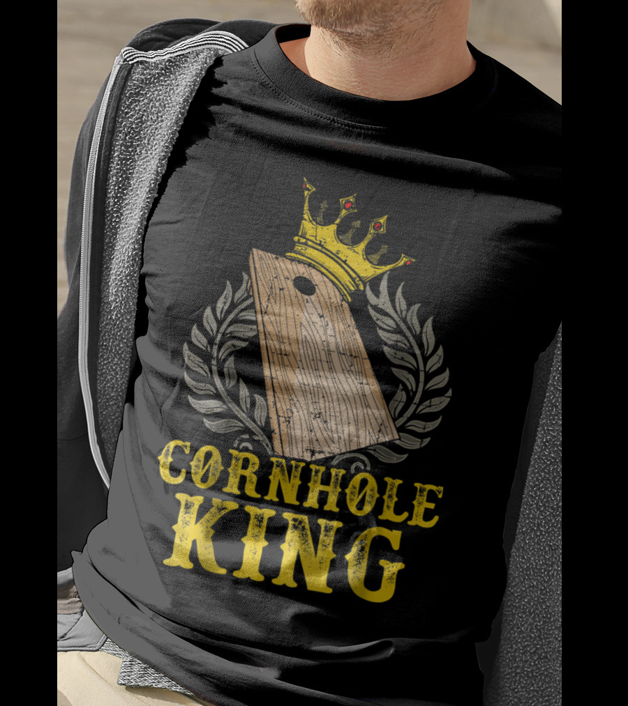 Cornhole King Bean Bag Game Summer Dad Papa18 Crown Laurel Wreath T-Shirt