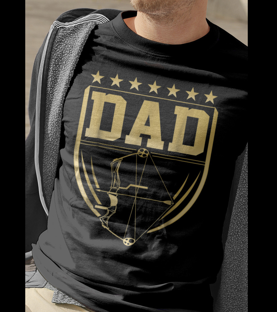 Archery Dad Shield Bow Stars Golden Medal T-Shirt