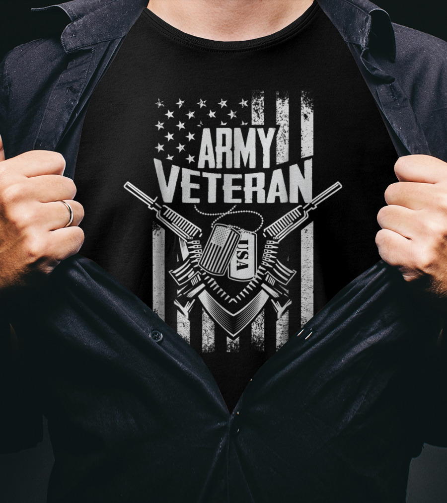 Army Veteran USA With Military Flag And Guns T-Shirt