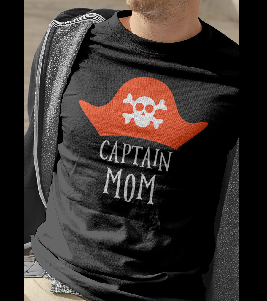 Captain Mom Pirate Skull Halloween Costume 84 T-Shirt