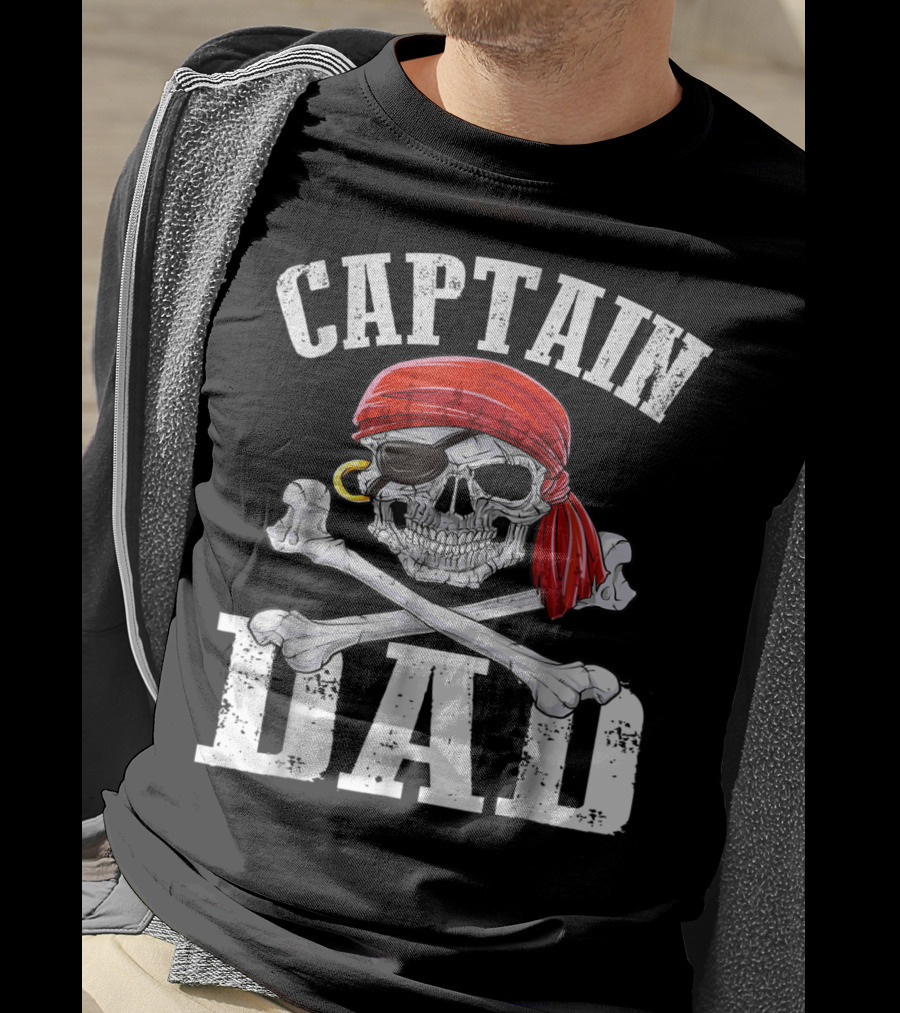 Captain Dad Skull Crossbones Red Bandana Pirate Image T-Shirt