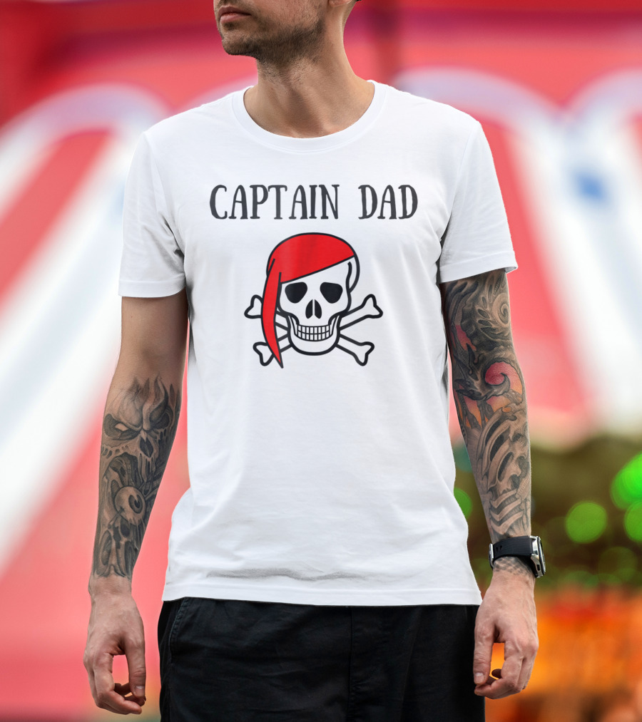 Captain Dad Halloween Pirate Skull With Red Bandana T-Shirt