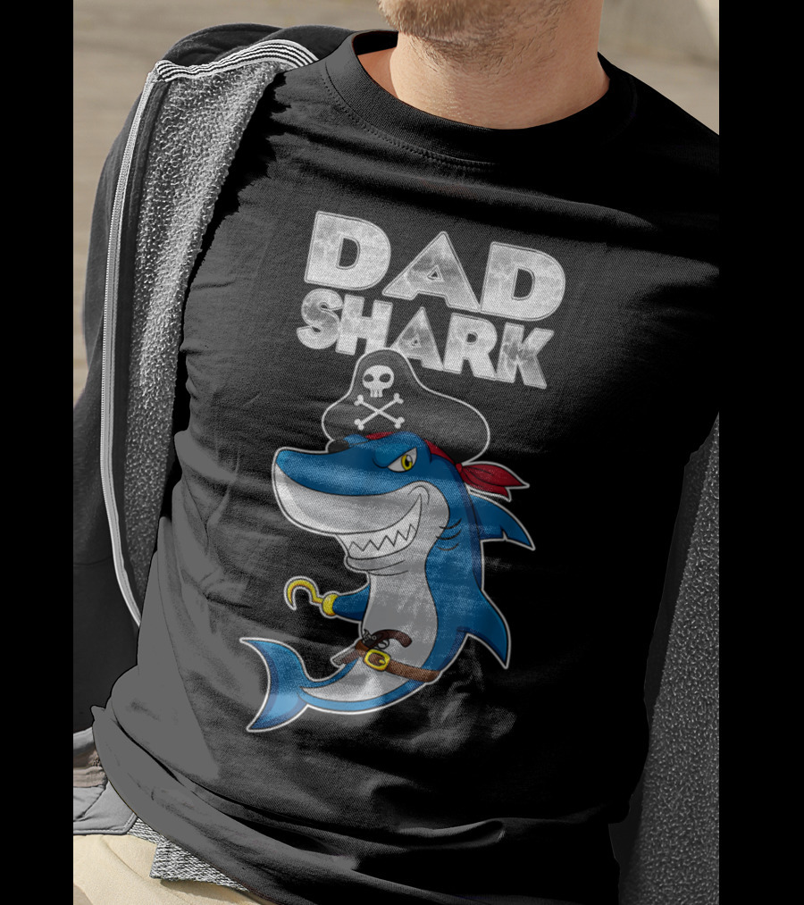 Dad Shark Pirate Halloween Matching Family85 T-Shirt