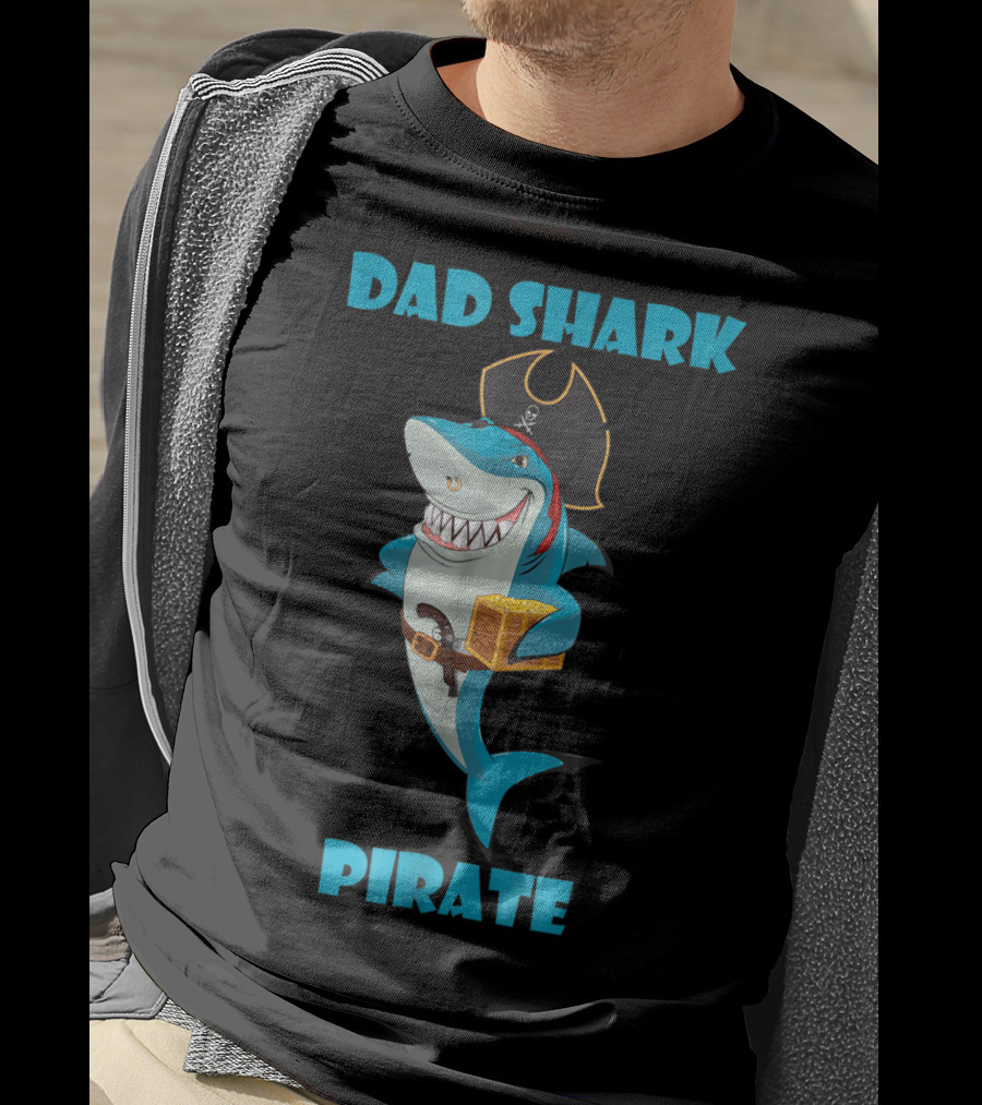 Dad Shark Pirate Halloween Matching Family 86 T-Shirt
