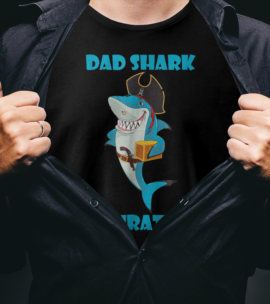 Dad Shark Pirate Halloween Matching Family 86 T-Shirt