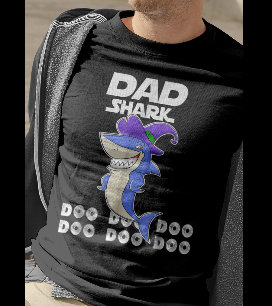 Dad Shark Doo Doo Doo Funny Shark With Witch Hat T-Shirt