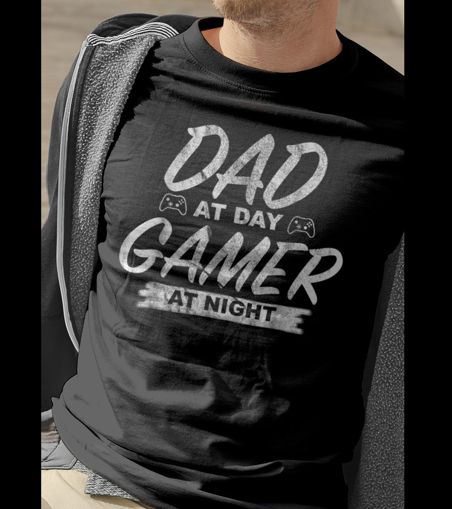 Dad At Day Gamer At Night Gamer Dad23 T-Shirt