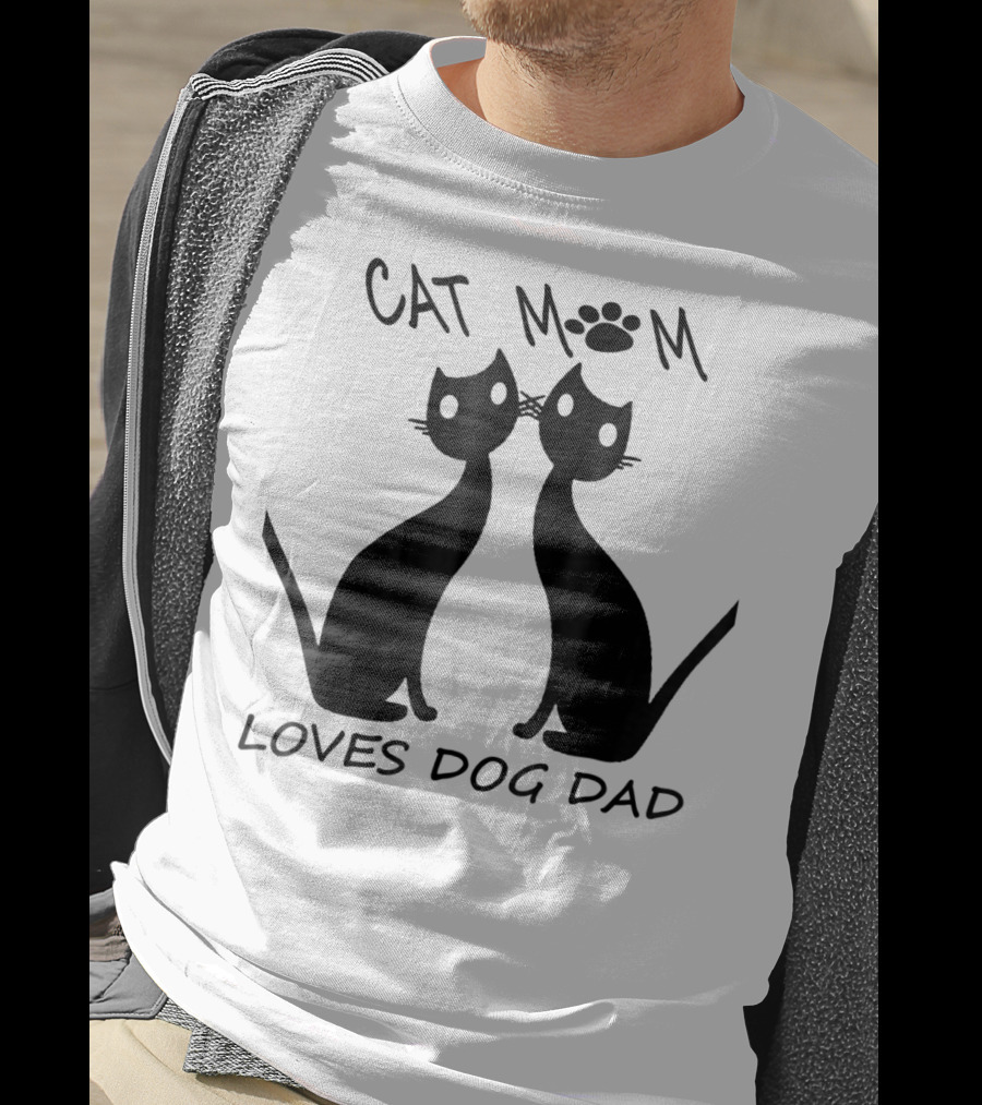 Cat Mom Paw Print Loves Dog Dad Cats T-Shirt