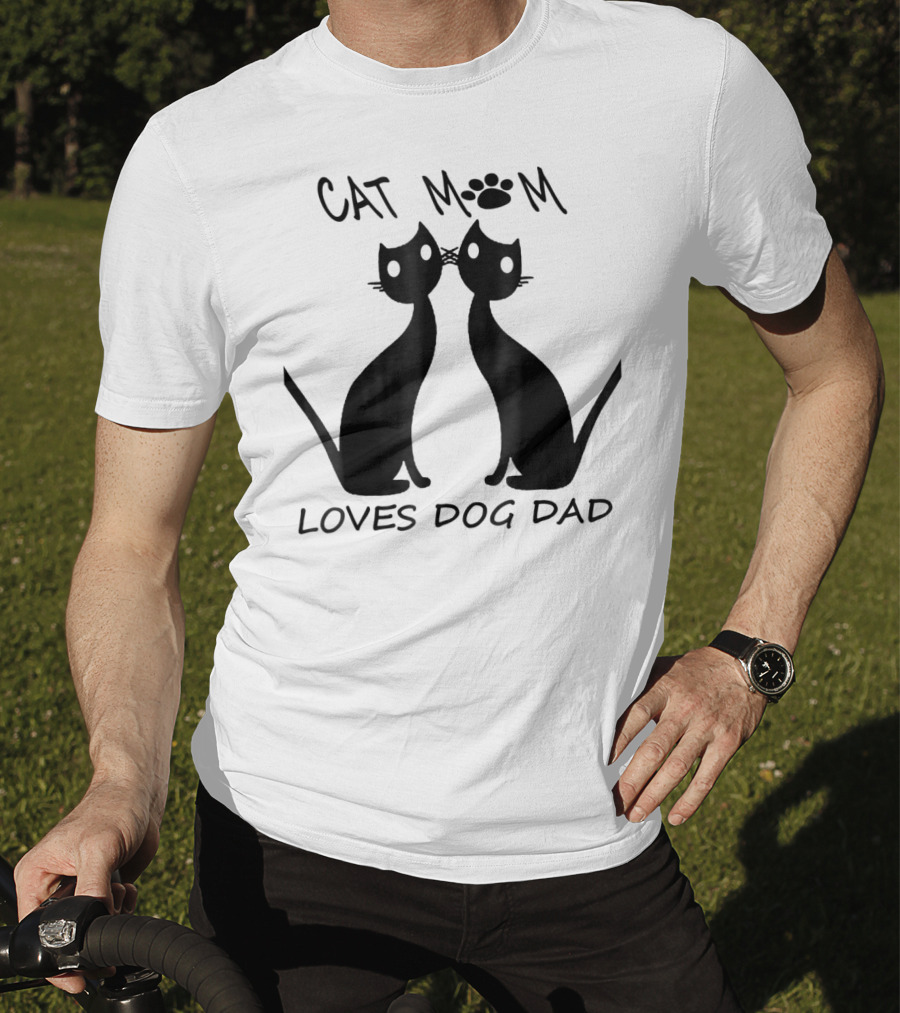 Cat Mom Paw Print Loves Dog Dad Cats T-Shirt