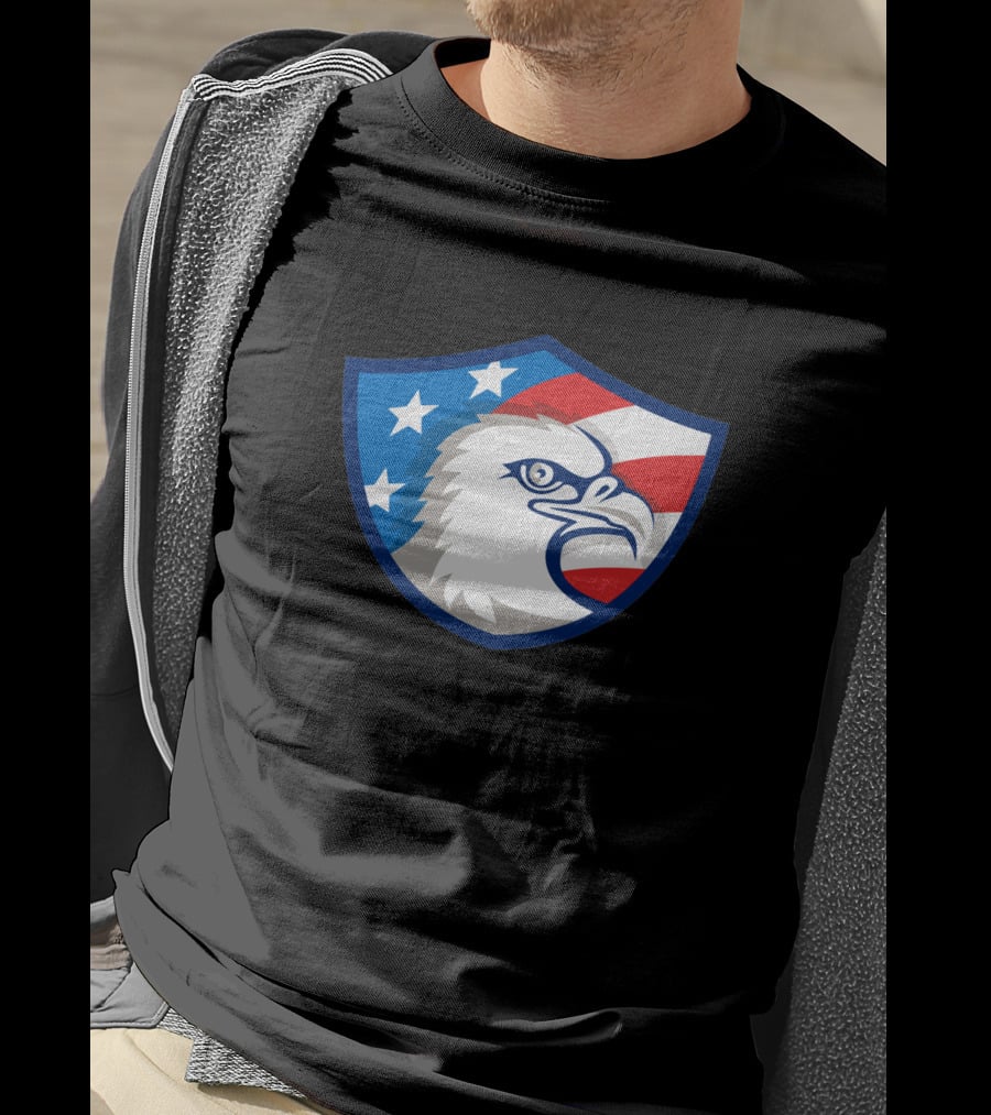 Bald Eagle Head USA Flag Shield Retro 1463 Stars And Stripes Motif T-Shirt