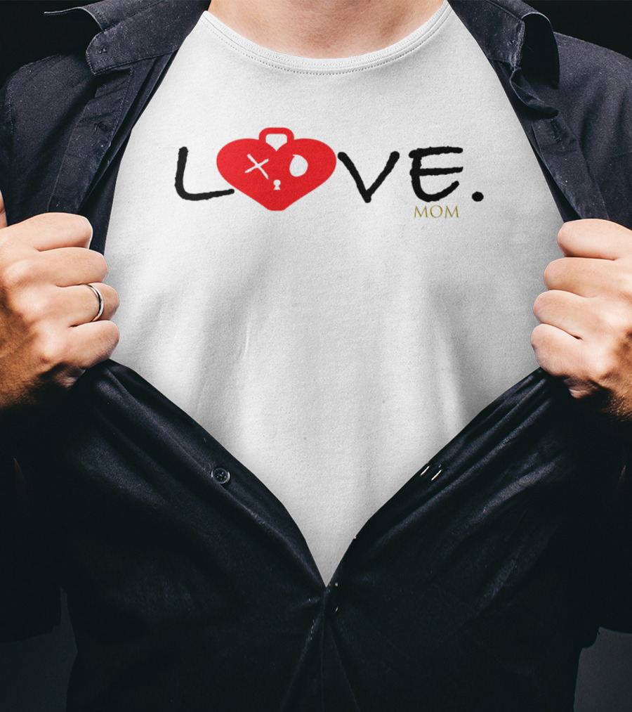 LOVE MOM Red Broken Heart 50 T-Shirt