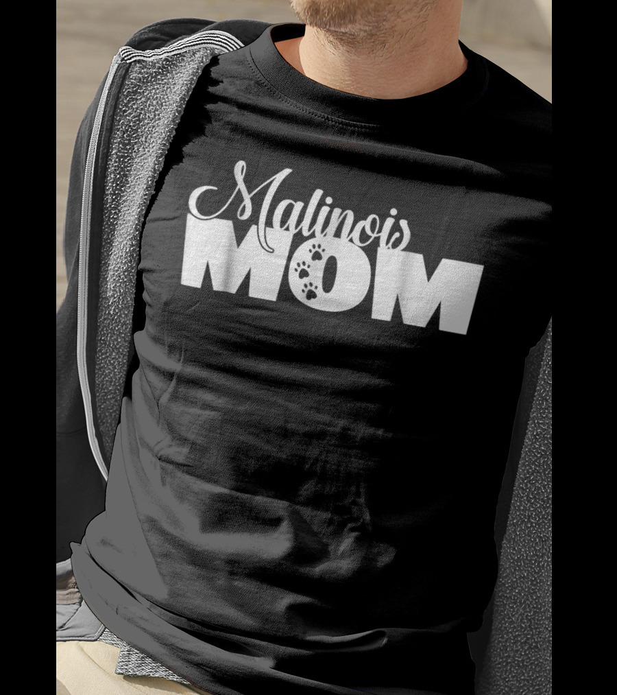 Malinois Mom Dog Lovers Owners Paw Print Cool T-Shirt