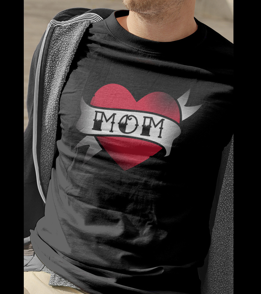 Mom Dark Red Heart Banner Tattoo T-Shirt