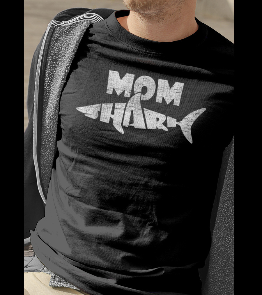 Mom Shark Funny Family Matching Birthday Women61 T-Shirt