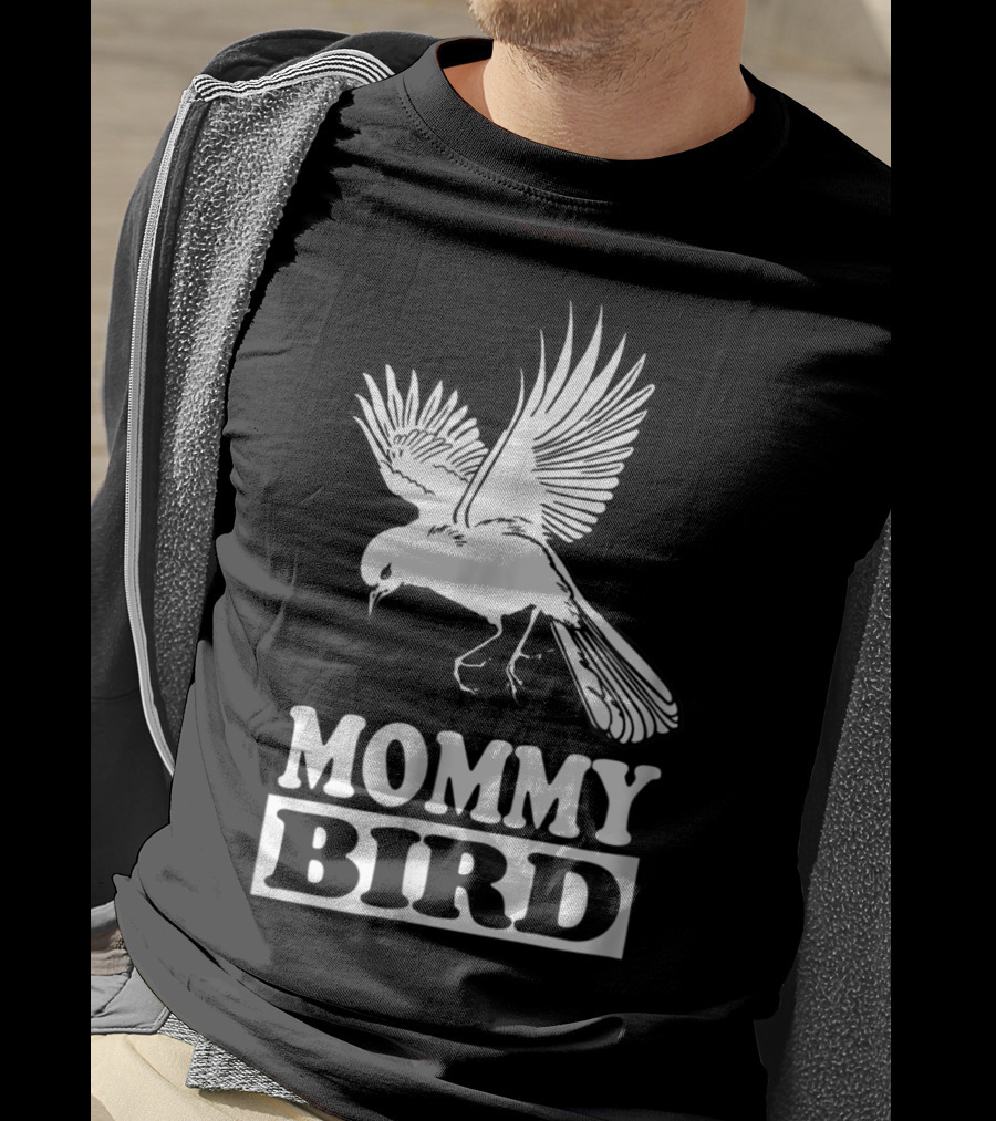 MOMMY BIRD Flying Mother Bird Iconic T-Shirt