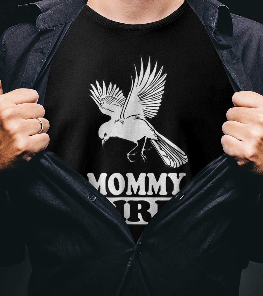MOMMY BIRD Flying Mother Bird Iconic T-Shirt