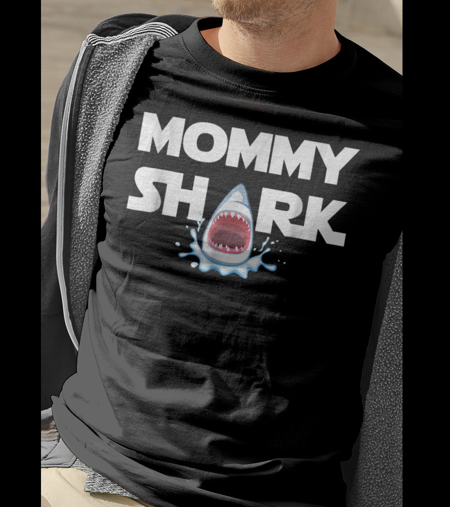 Mommy Shark Doo Doo Doo Funny Mom Monster T-Shirt
